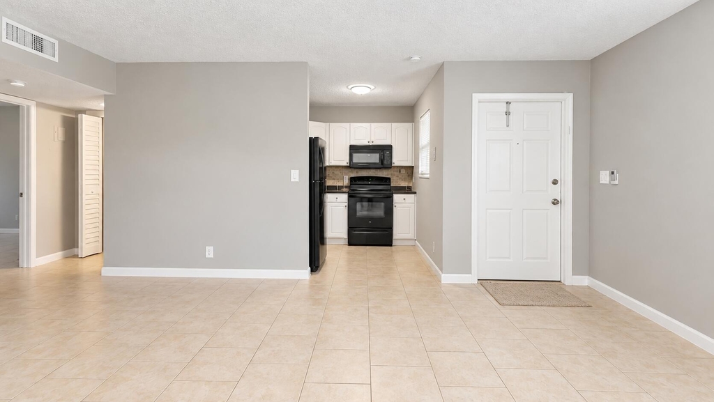 173 Nw 42nd Street - Photo 3