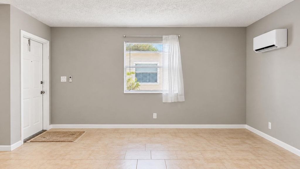 173 Nw 42nd Street - Photo 2