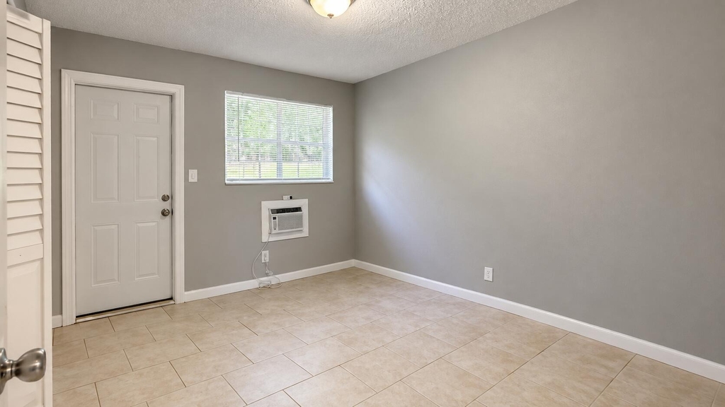 173 Nw 42nd Street - Photo 13