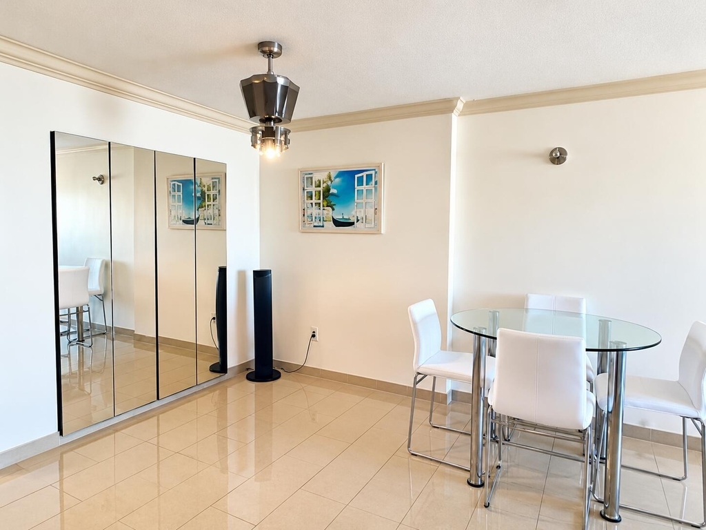 400 Kings Point Drive - Photo 5