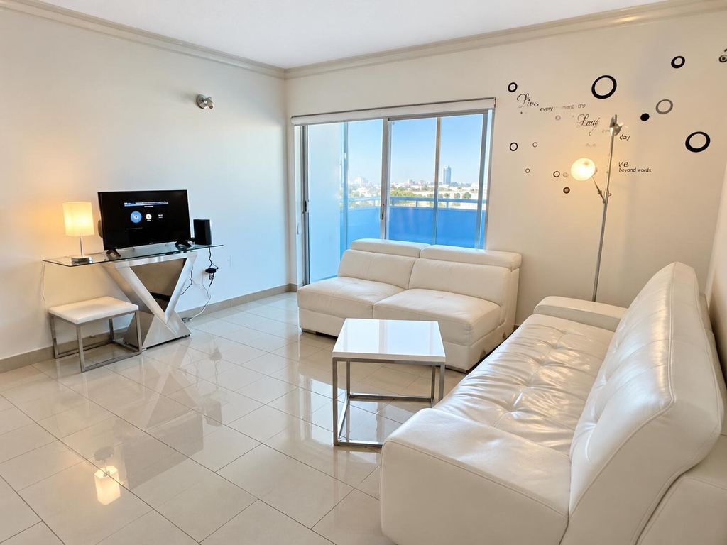 400 Kings Point Drive - Photo 2