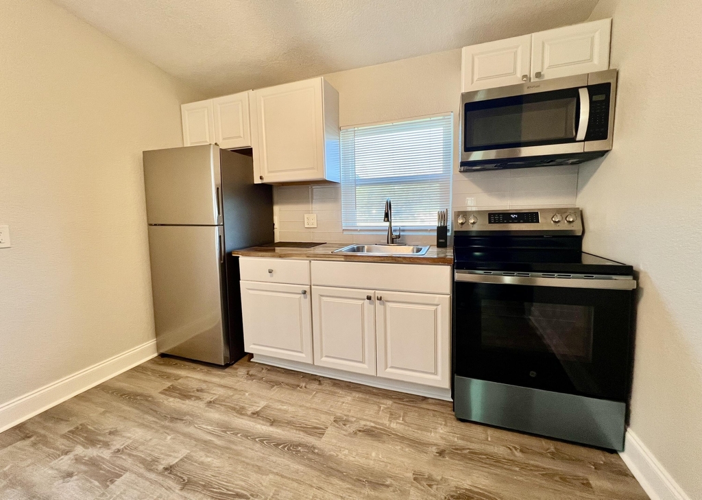 3708 Avenue K - Photo 3