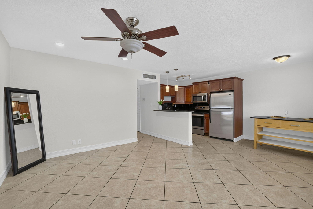 4051 Ne 13th Avenue Ne - Photo 2
