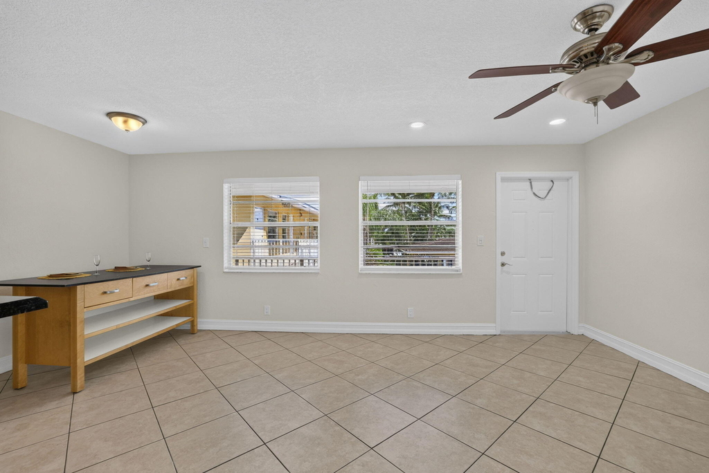 4051 Ne 13th Avenue Ne - Photo 3