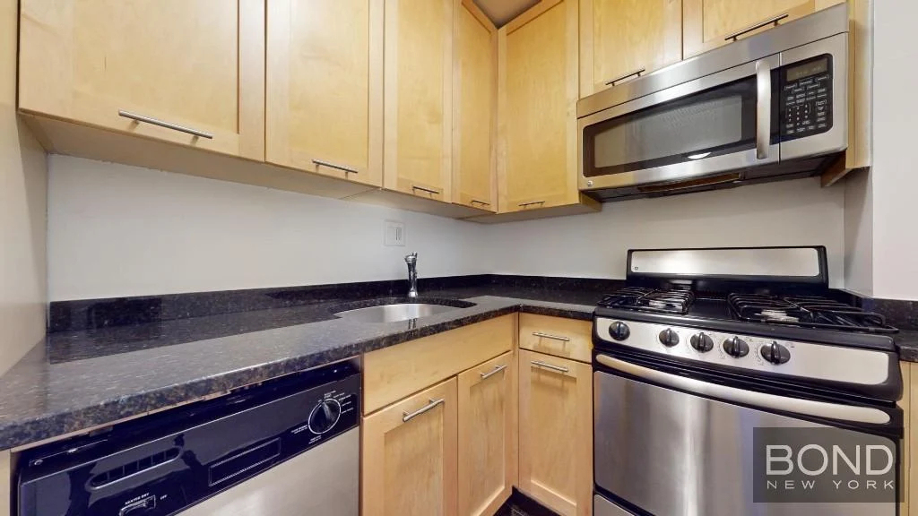 145 4th Avenue - Photo 0