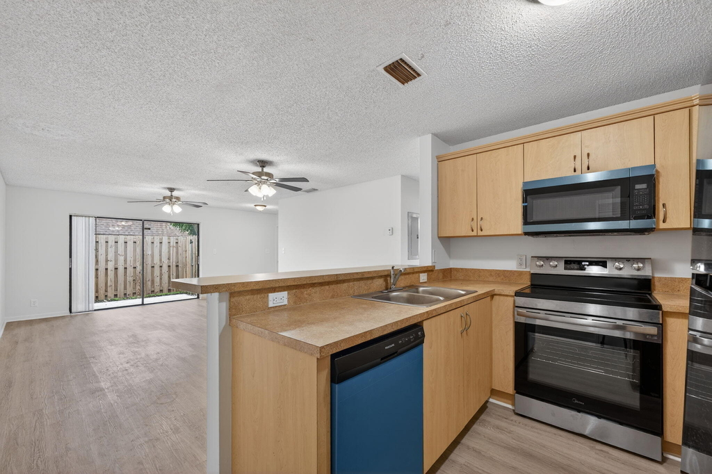 4983 Nw 95th Avenue - Photo 10