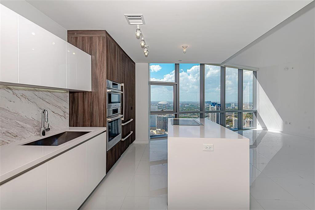 851 Ne 1st Avenue - Photo 3