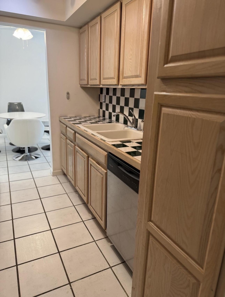 1601 S Flagler Drive - Photo 4