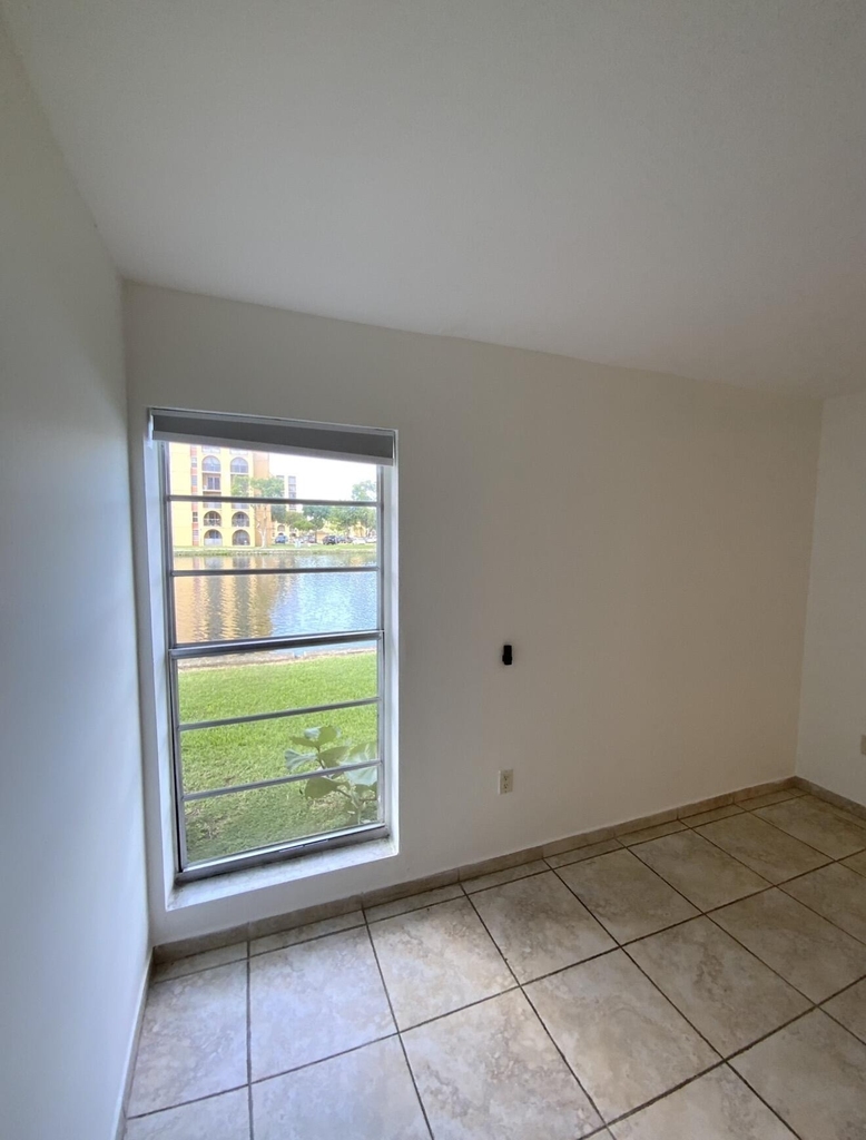4709 Nw 7th Street - Photo 11