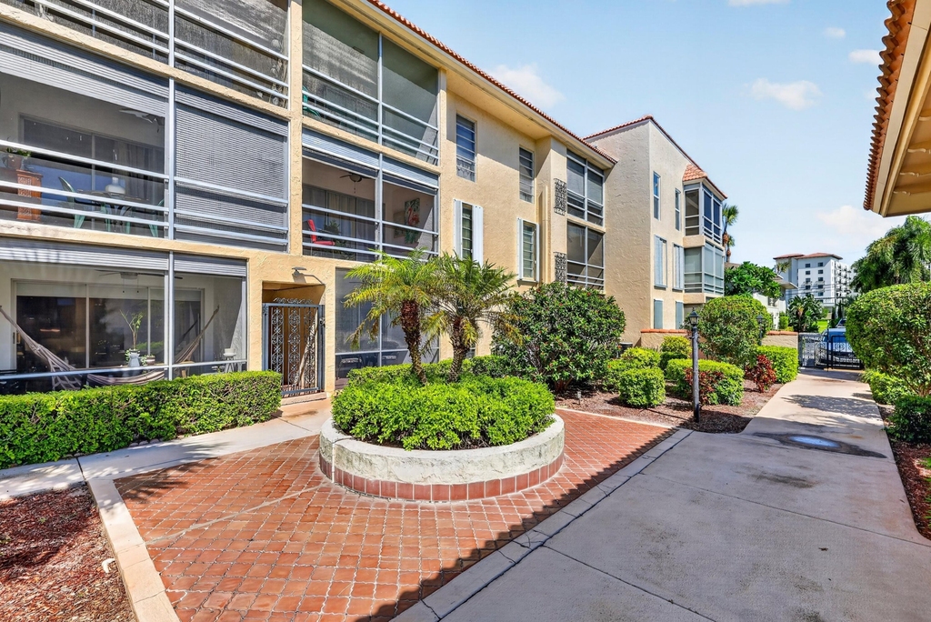 331 Sw 8th - Photo 18