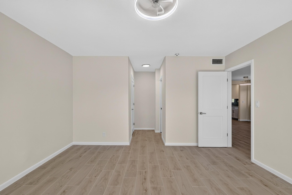 331 Sw 8th - Photo 11