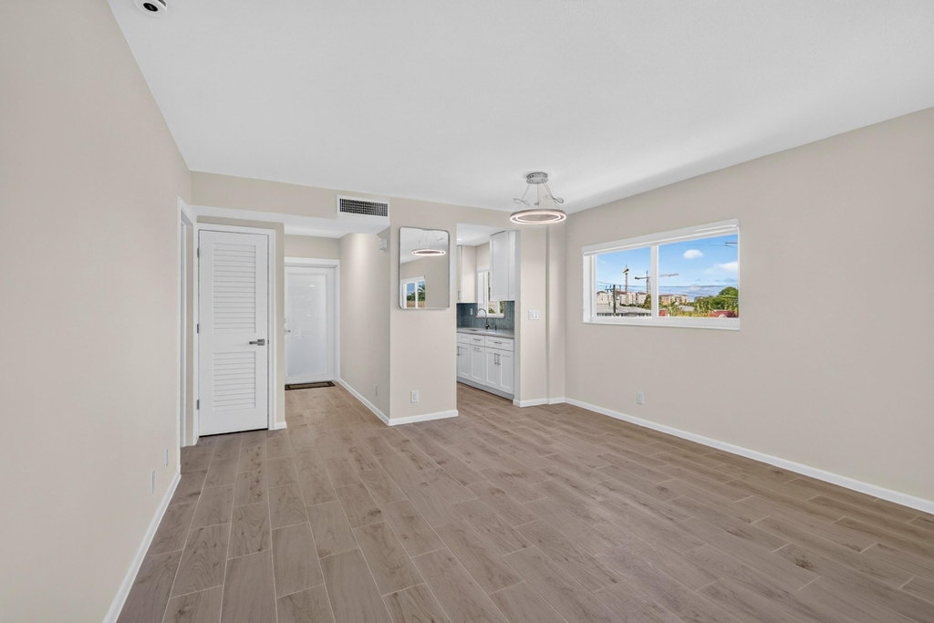 331 Sw 8th - Photo 9