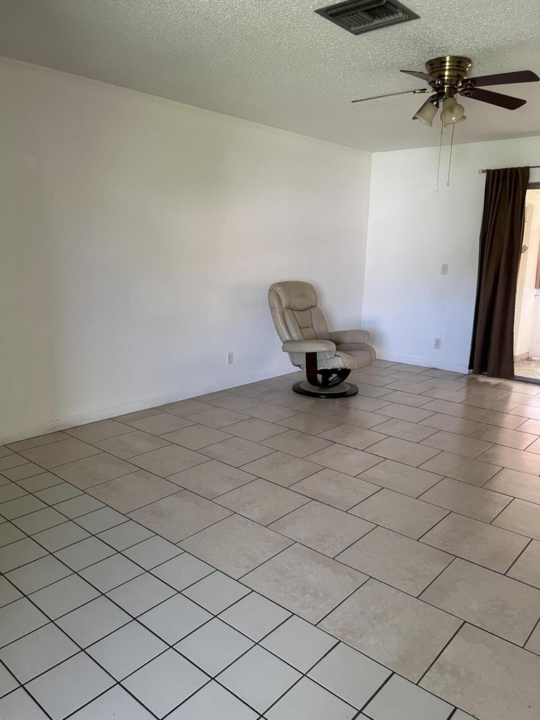 2640 Dudley Drive E - Photo 2