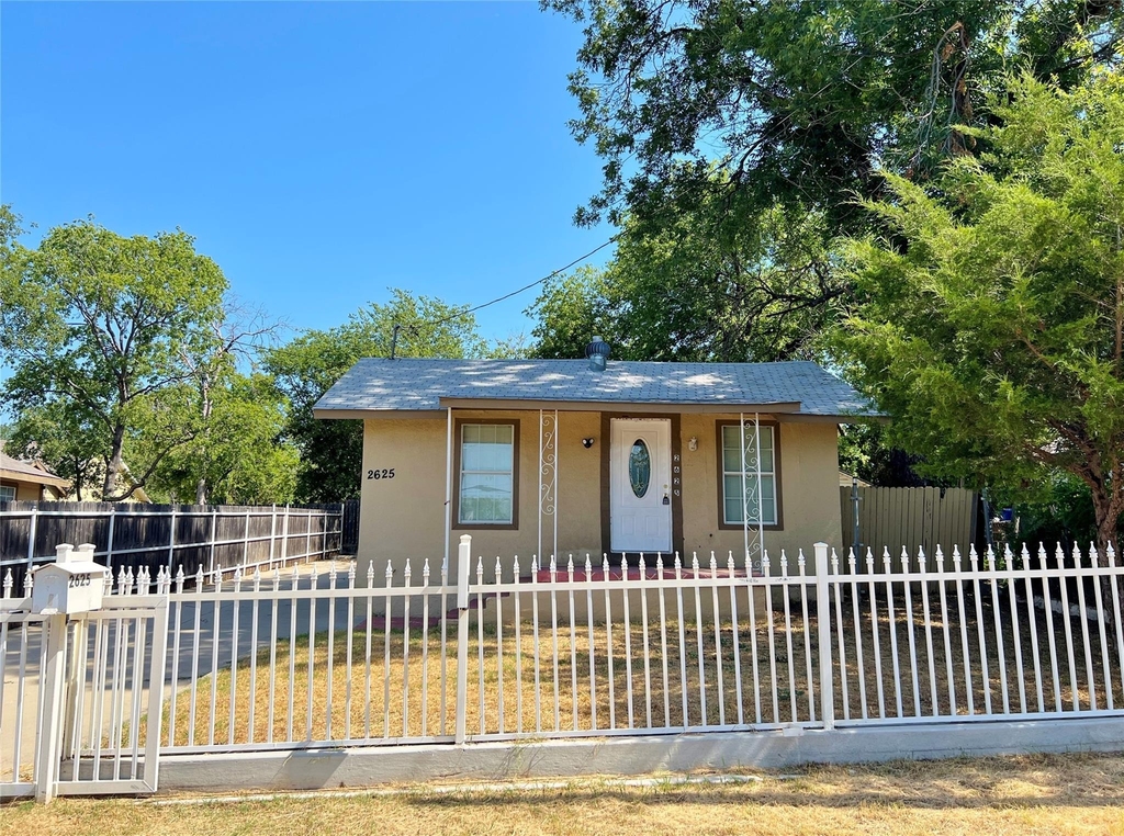 2625 E 12th Street - Photo 1