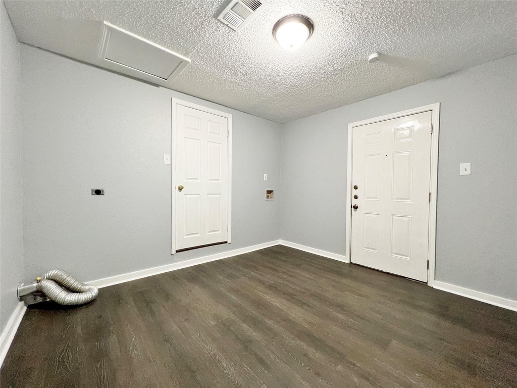 2625 E 12th Street - Photo 13