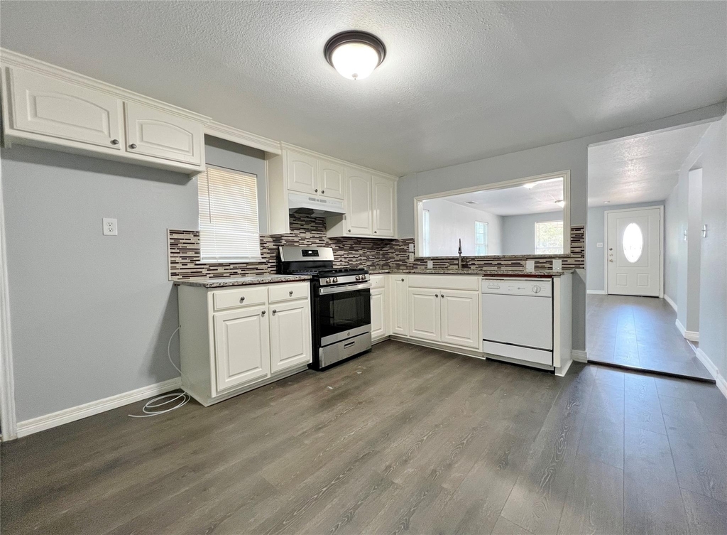 2625 E 12th Street - Photo 11