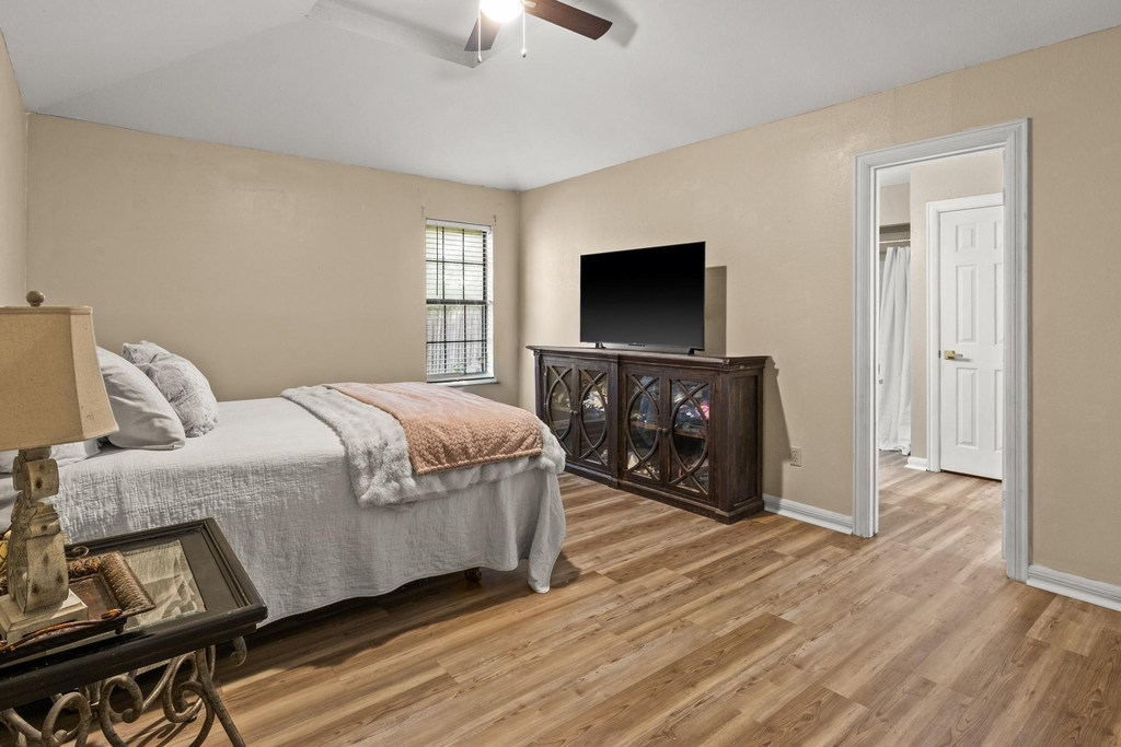 1100 Markeda - Photo 11