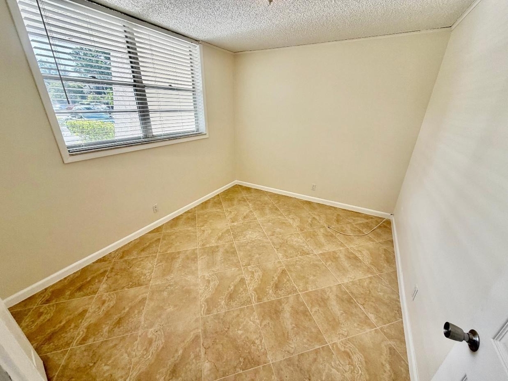9230 Lagoon Place - Photo 9