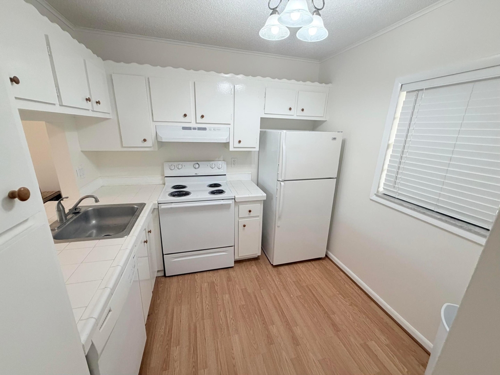 9230 Lagoon Place - Photo 2