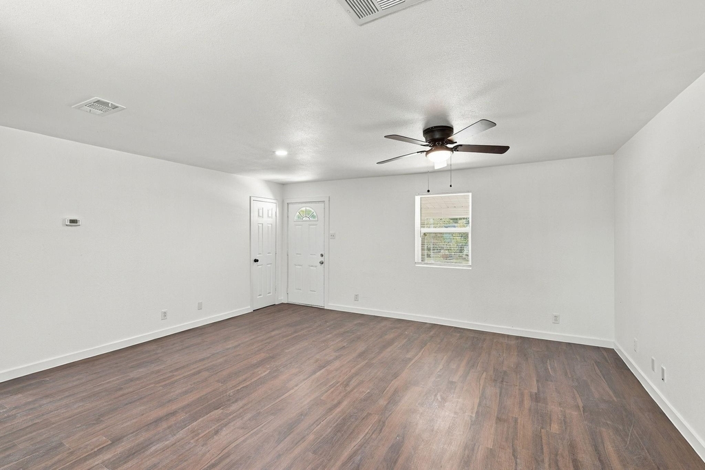 3215 Hillglenn Road - Photo 9
