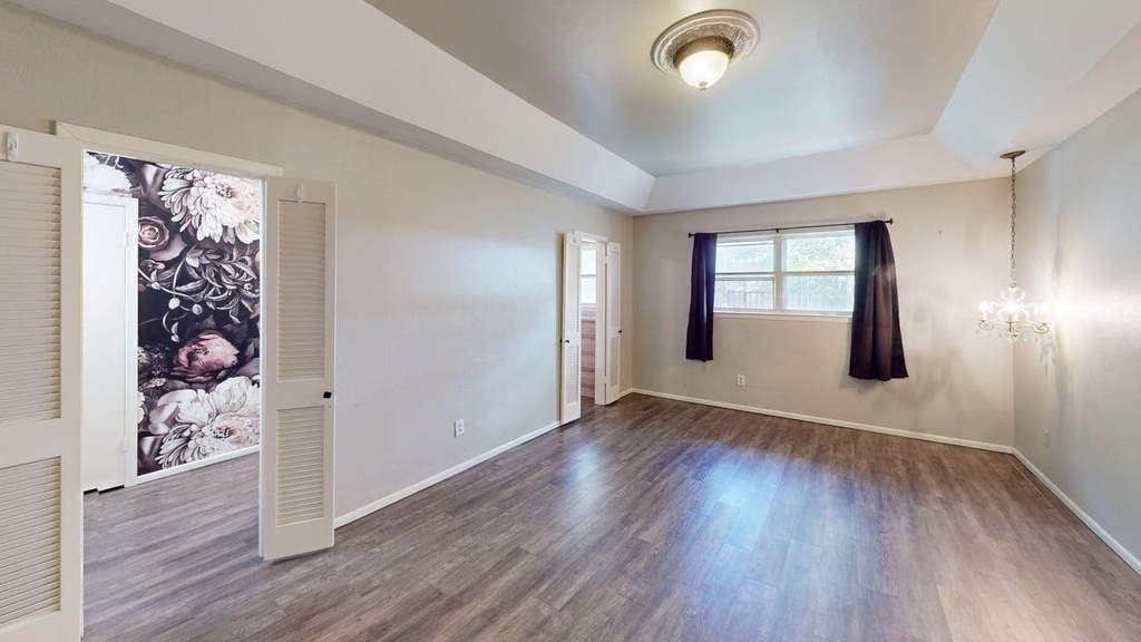 4707 E Fm 1187 - Photo 3