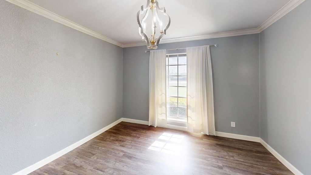 4707 E Fm 1187 - Photo 12