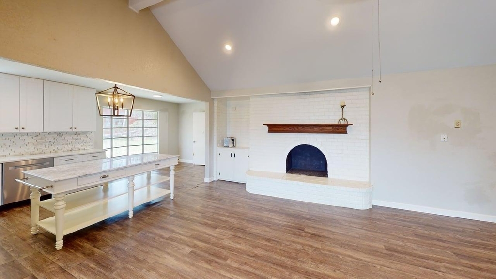 4707 E Fm 1187 - Photo 15