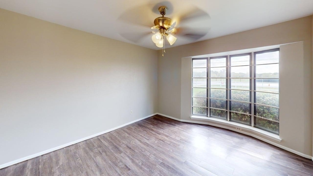 4707 E Fm 1187 - Photo 6