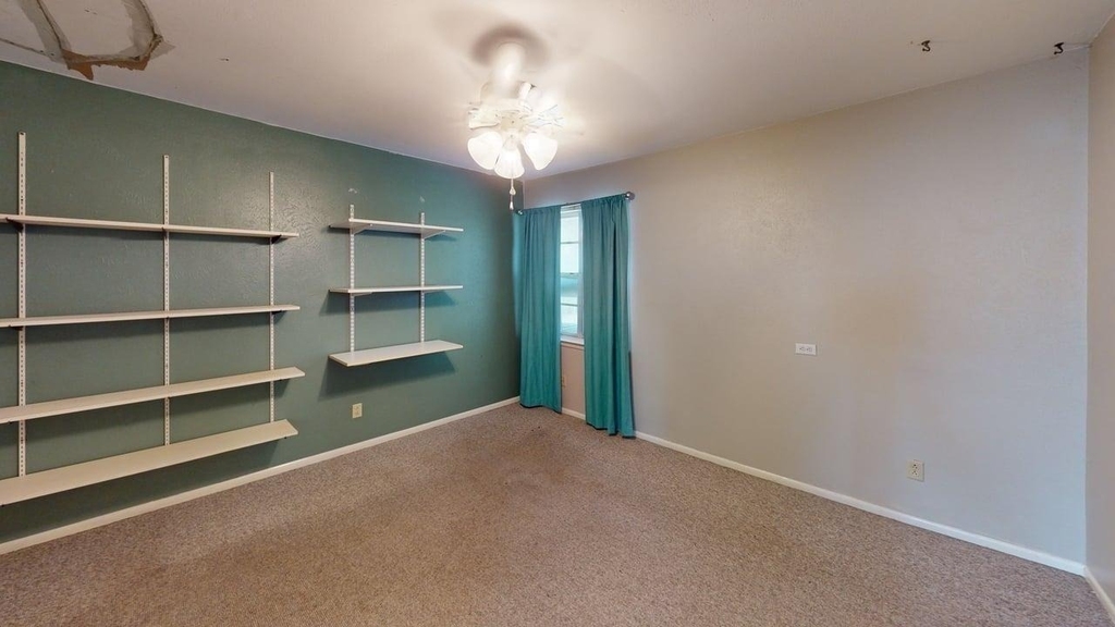 4707 E Fm 1187 - Photo 7