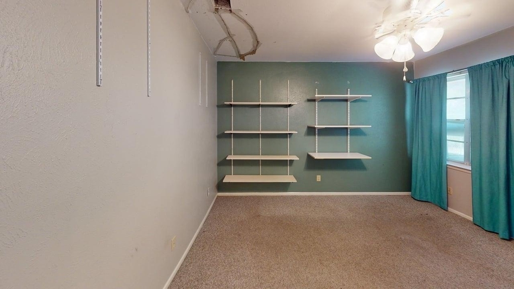 4707 E Fm 1187 - Photo 2