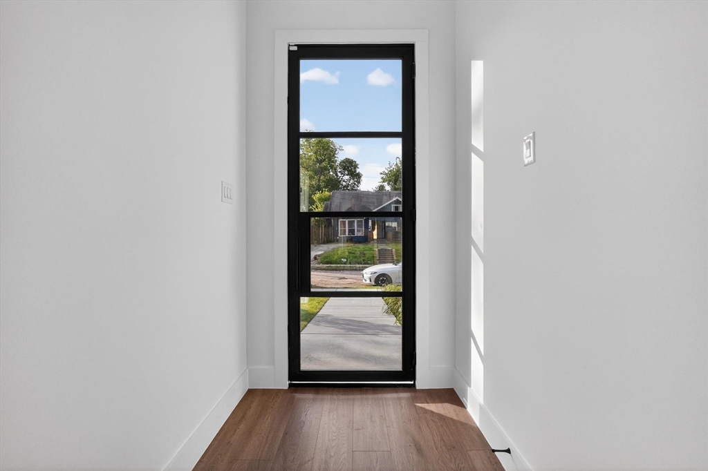 1621 Bannock Avenue - Photo 1