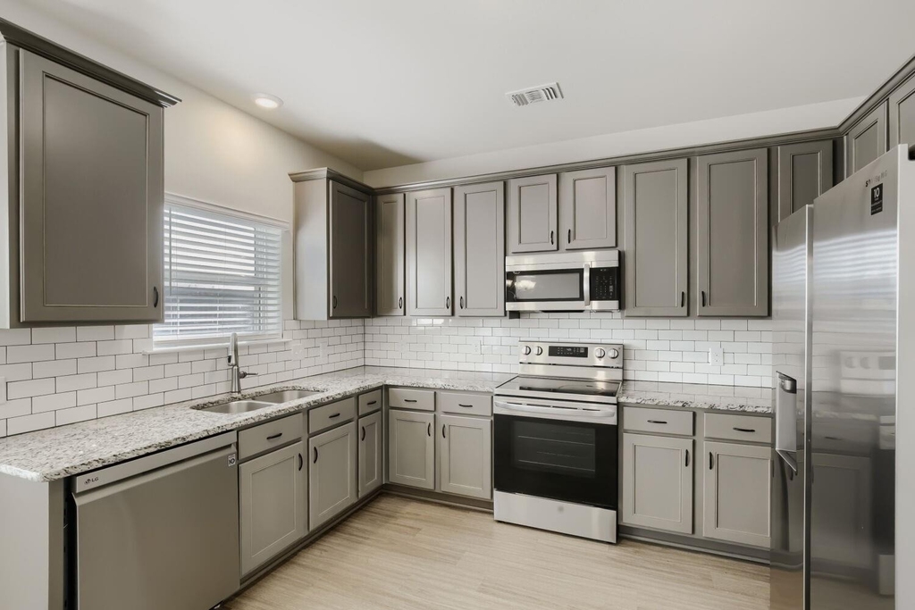 3212 Sweetwater Way - Photo 5