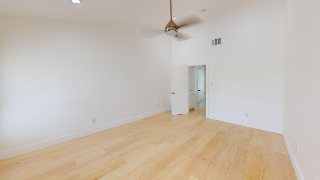 2204 W Park Boulevard - Photo 9