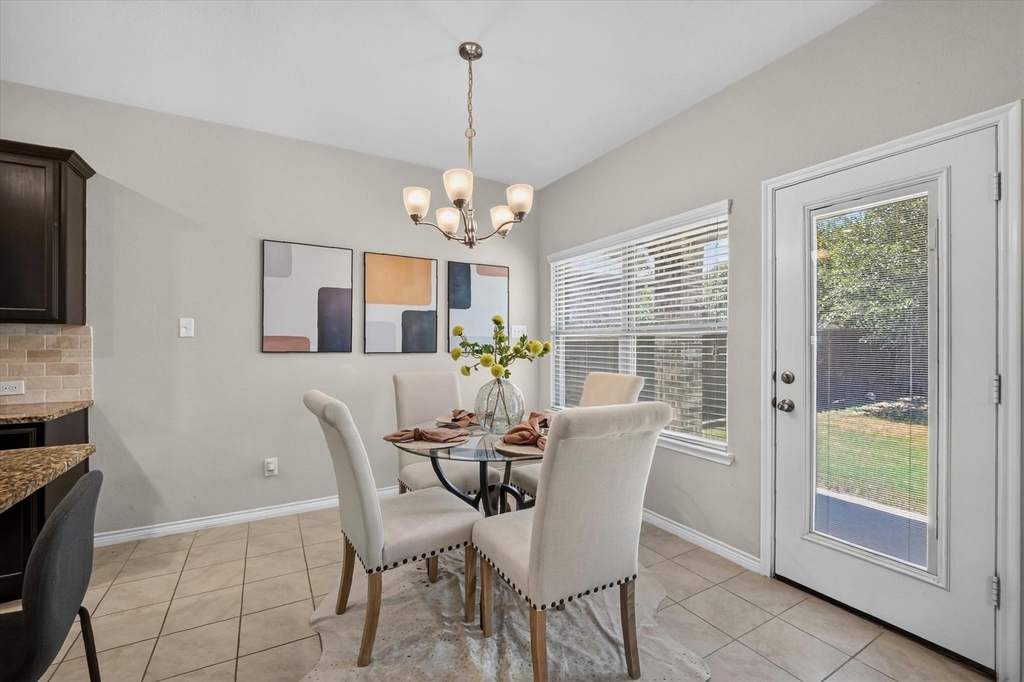 10317 Dimmit Place - Photo 8