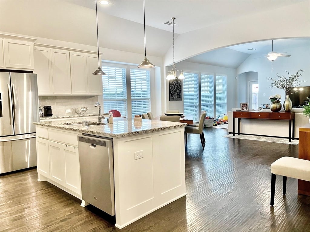524 Wiltshire Boulevard - Photo 1