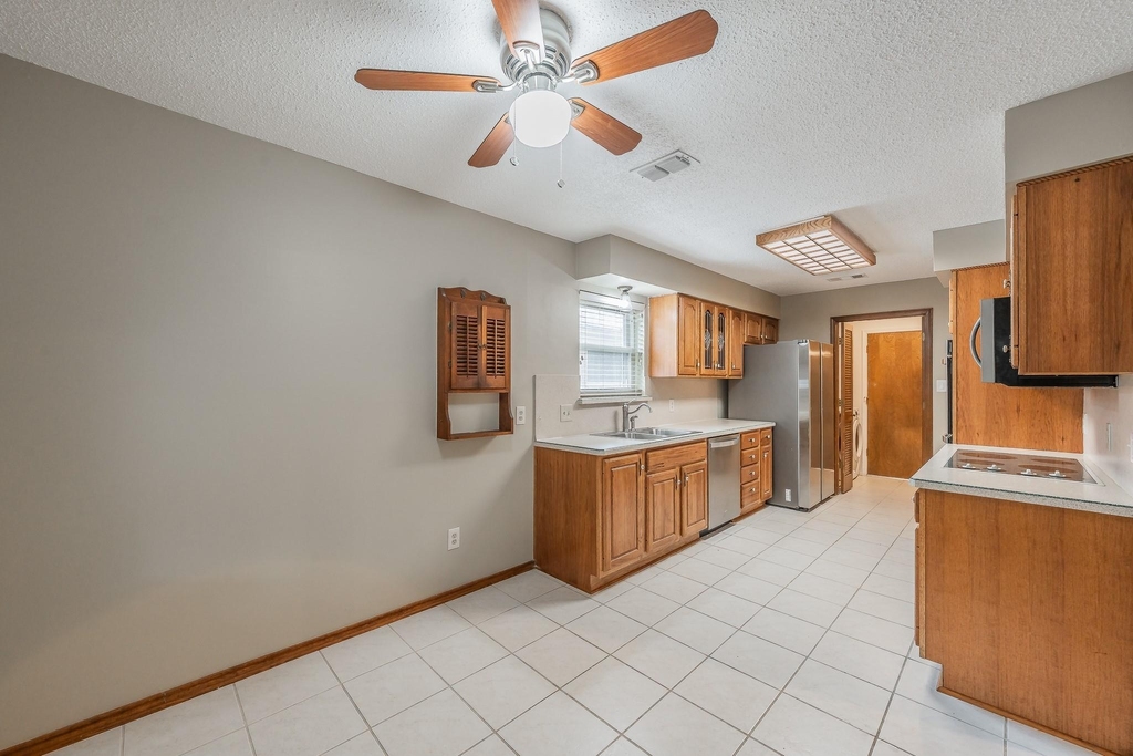1010 Purdue Drive - Photo 7