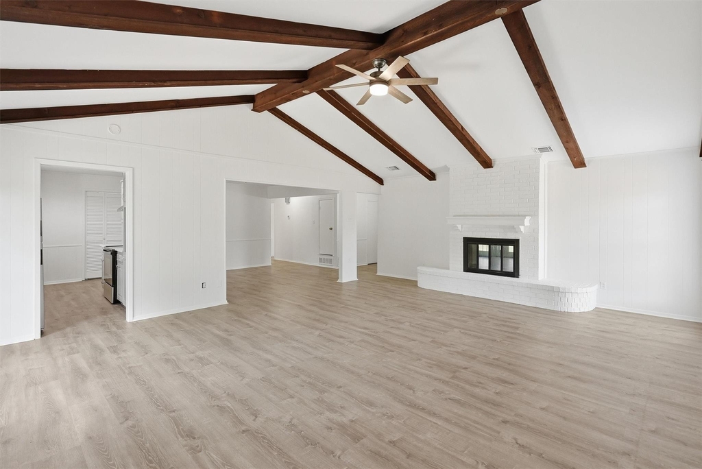 6106 Laredo Court - Photo 1