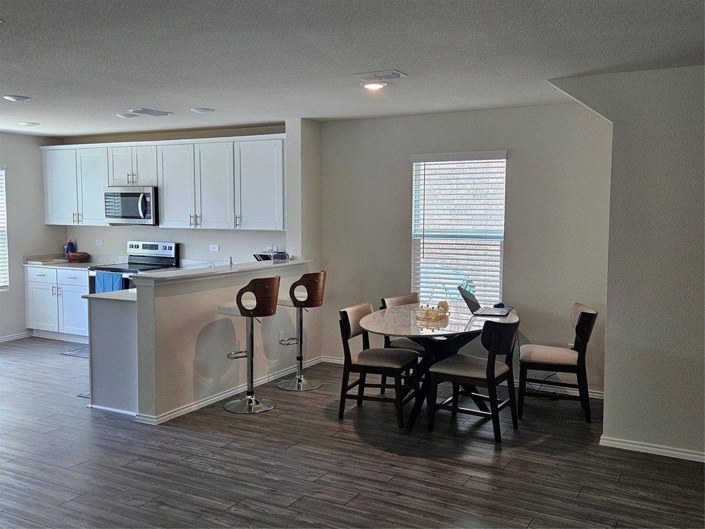 1860 Ballinger Drive - Photo 5