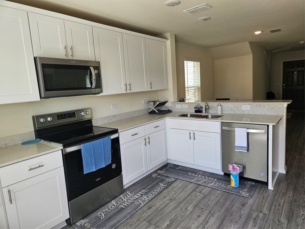 1860 Ballinger Drive - Photo 4