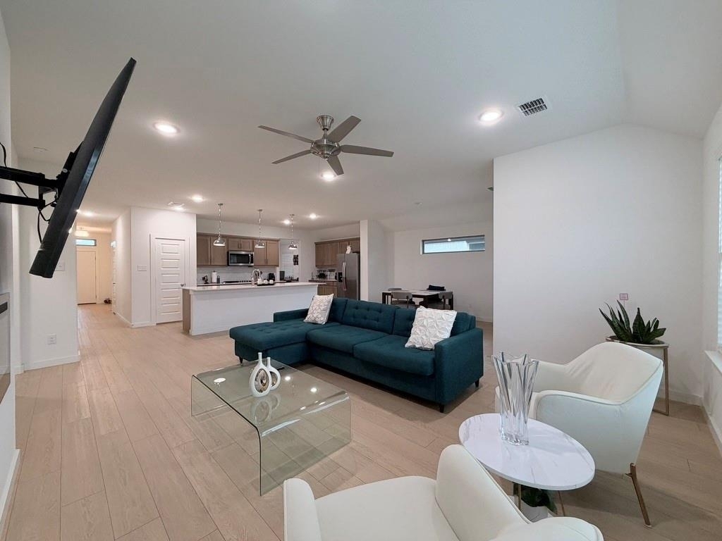 670 Parkside Drive - Photo 4