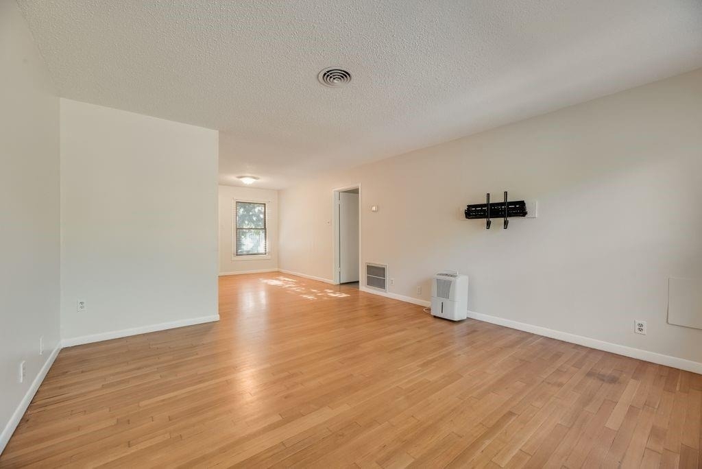2217 Glenwood - Photo 5