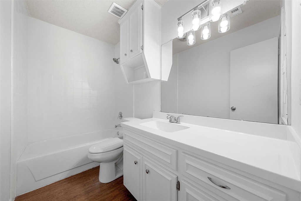 300 Mill Creek Circle - Photo 10
