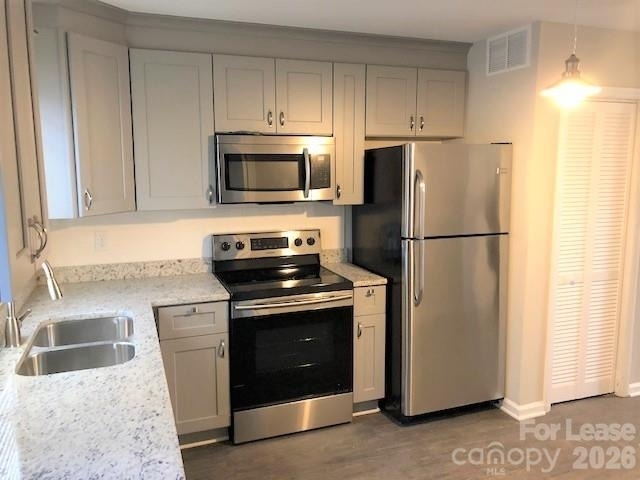 605 W Crowell Street - Photo 8