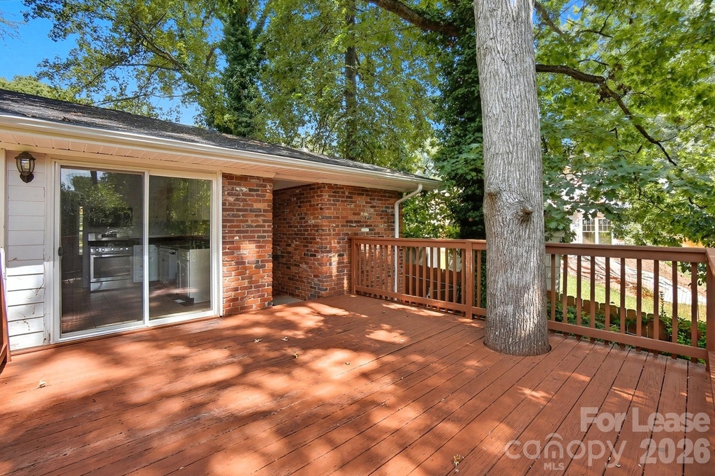 332 Seneca Place - Photo 23