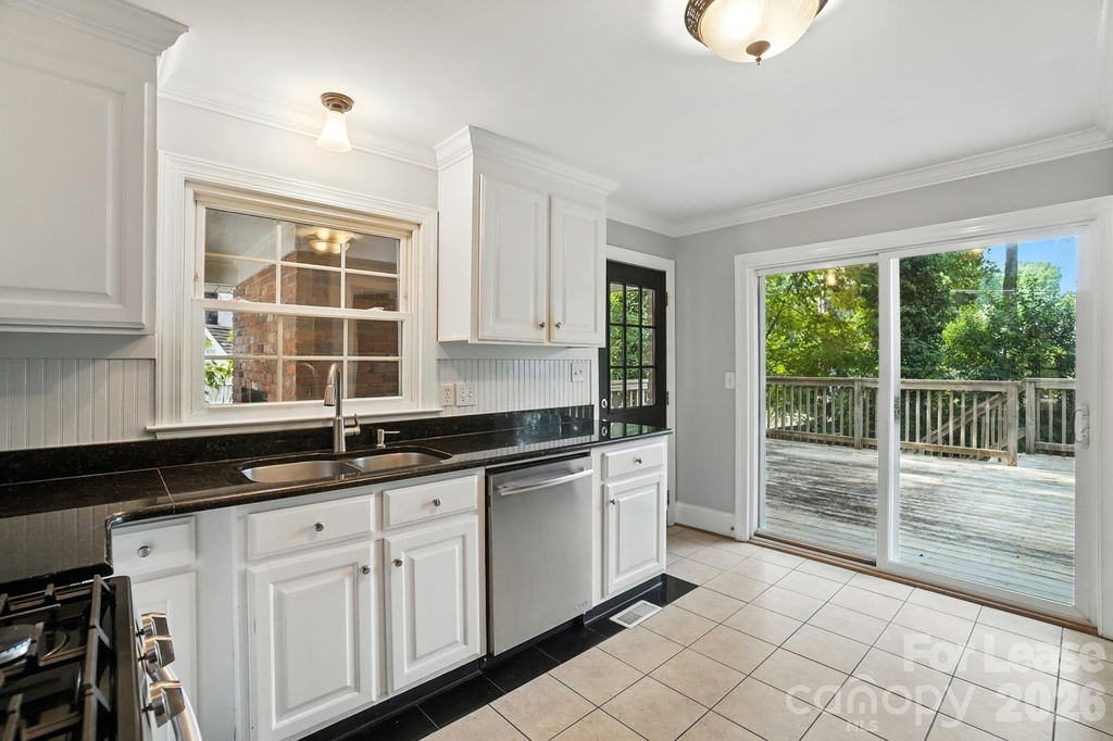 332 Seneca Place - Photo 9