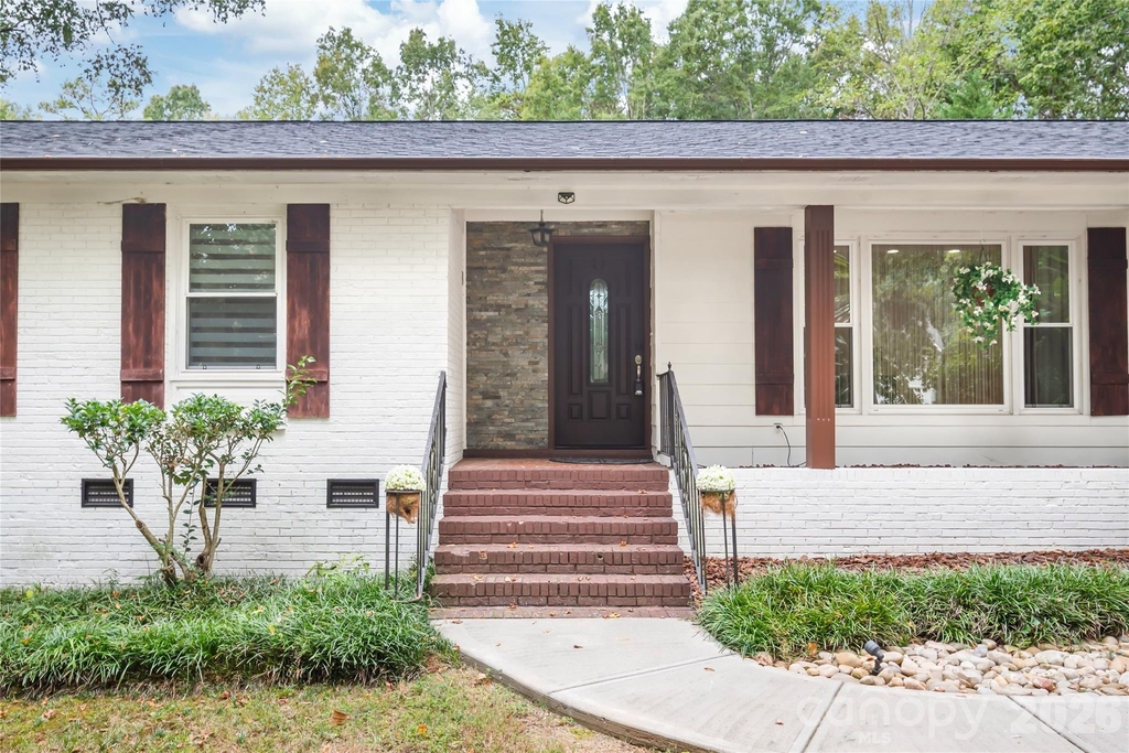 2600 E Providence Drive - Photo 2