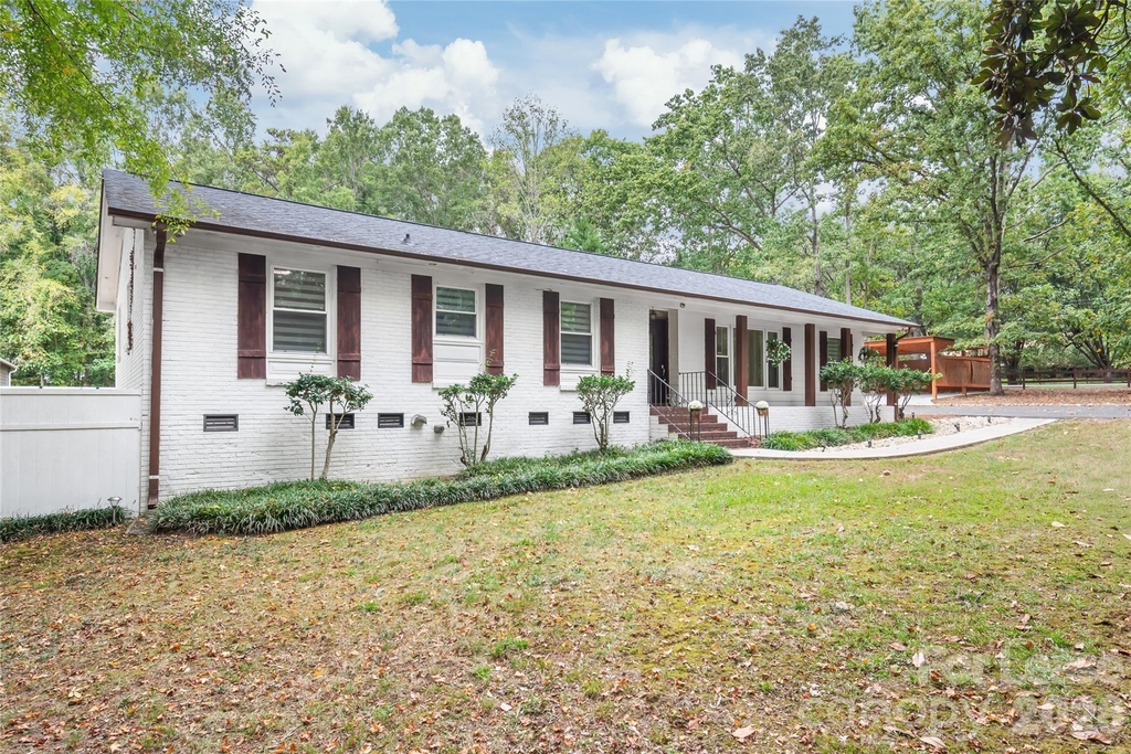 2600 E Providence Drive - Photo 0