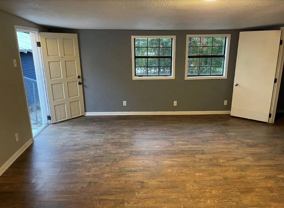 905 E Hook - Photo 15