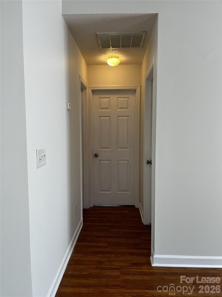 1404 Jordans Pond Lane - Photo 9