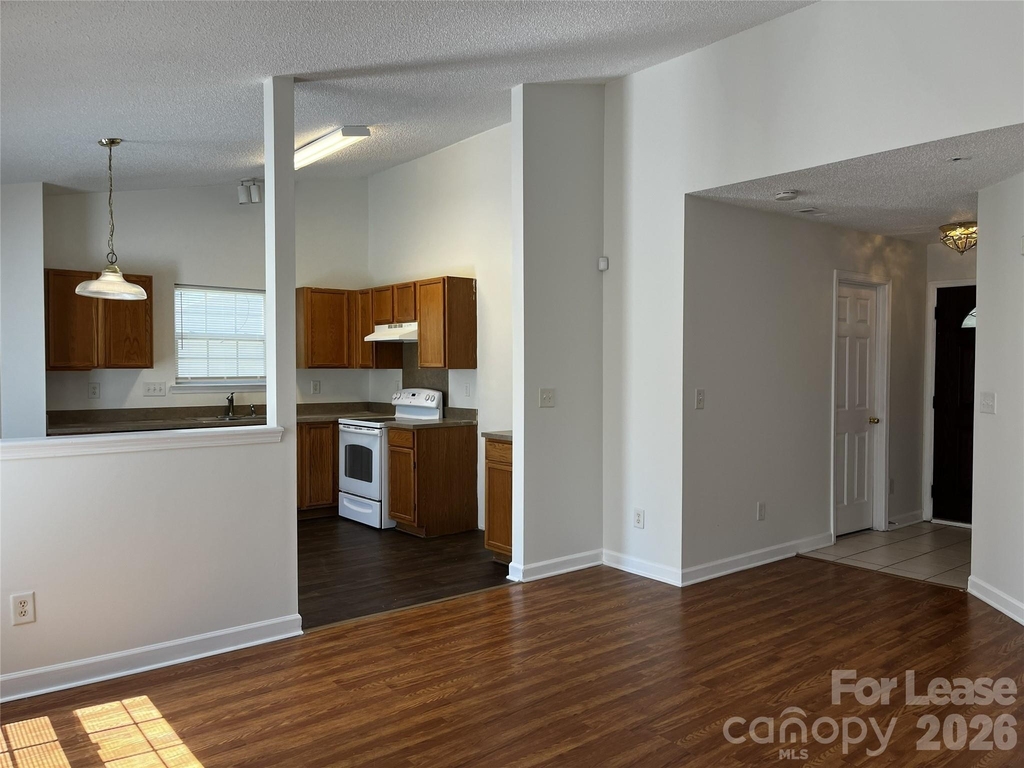 1404 Jordans Pond Lane - Photo 1